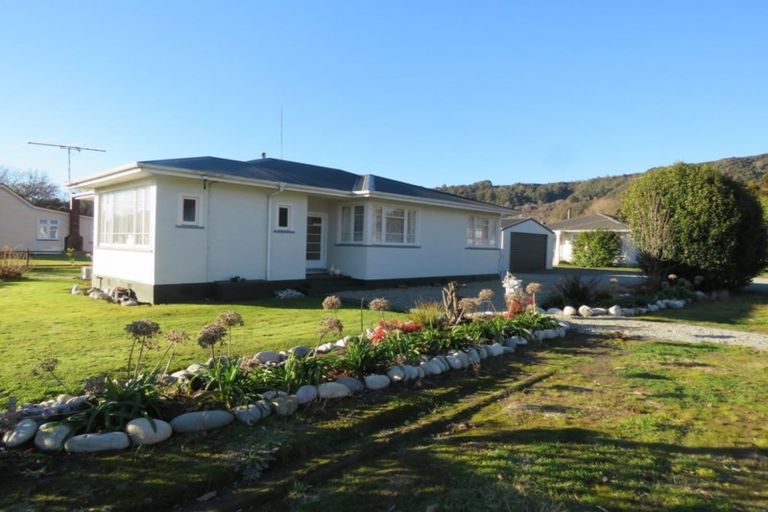 Photo of property in 6 Cavell Street, Reefton, 7830