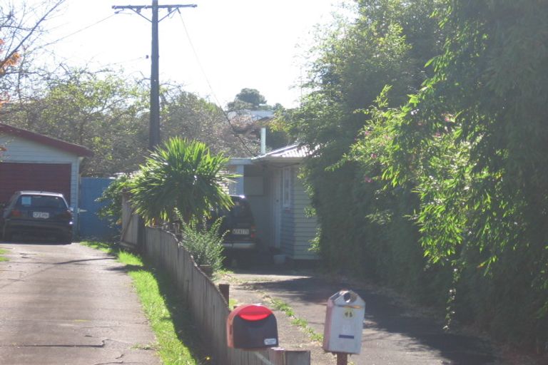 Photo of property in 8 Waters Place, New Lynn, Auckland, 0600