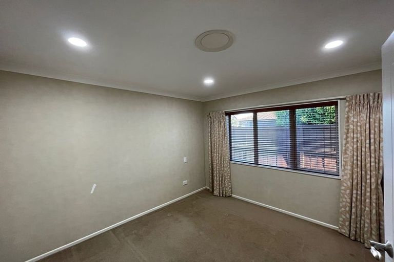 Photo of property in 9 Elwyn Close, Flat Bush, Auckland, 2016