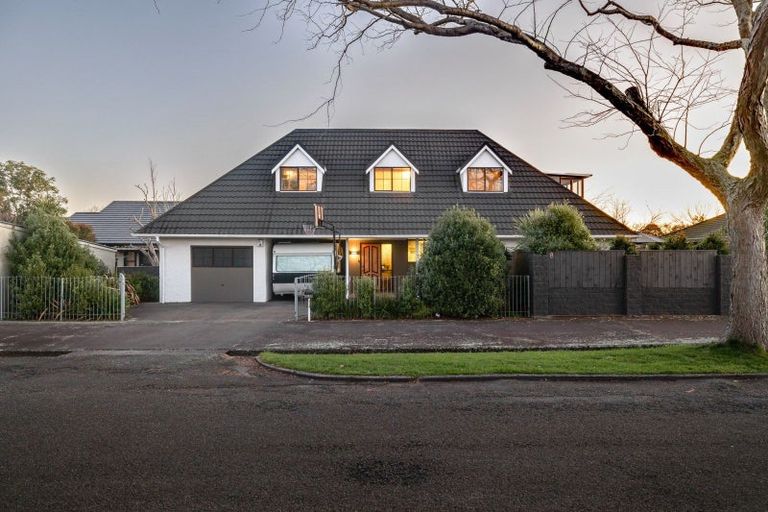 Photo of property in 8 Mcarthur Street, Terrace End, Palmerston North, 4410