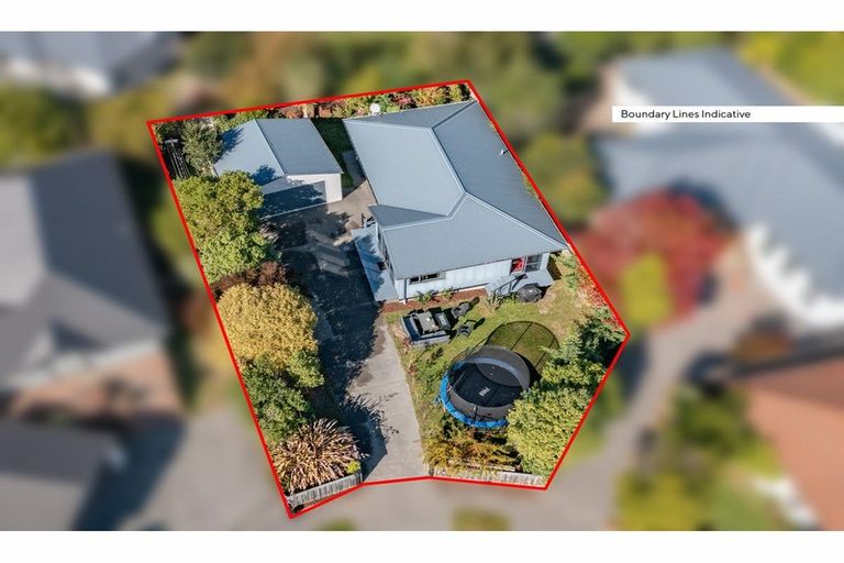 Photo of property in 12 Binstead Place, Avondale, Christchurch, 8061