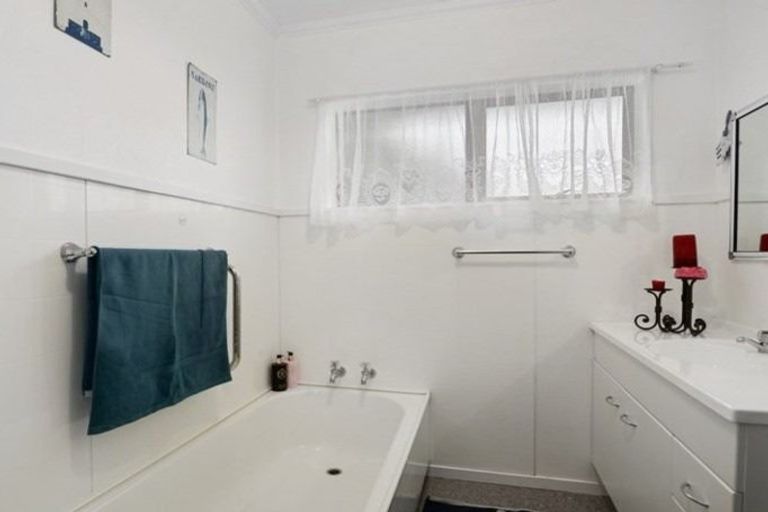 Photo of property in 9 California Drive, Totara Park, Upper Hutt, 5018