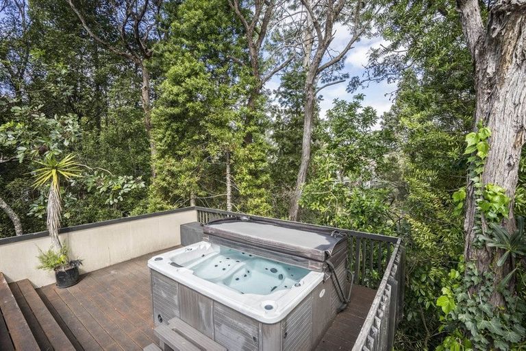 Photo of property in 26 Barlow Place, Chatswood, Auckland, 0626