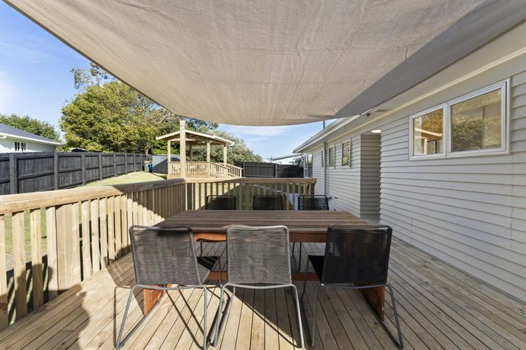 Photo of property in 11 Redwood Drive, Massey, Auckland, 0614