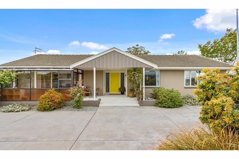 Photo of property in 324 Yaldhurst Road, Avonhead, Christchurch, 8042