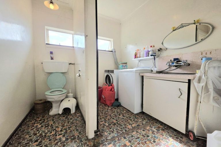 Photo of property in 2 Avon Street, South Hill, Oamaru, 9400