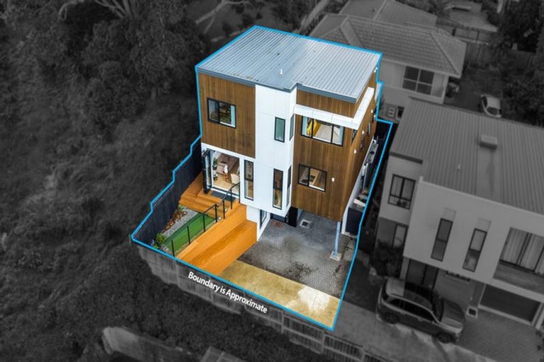 Photo of property in 9e Glenfern Road, Mellons Bay, Auckland, 2014