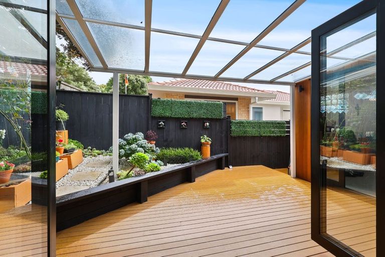 Photo of property in 9e Glenfern Road, Mellons Bay, Auckland, 2014