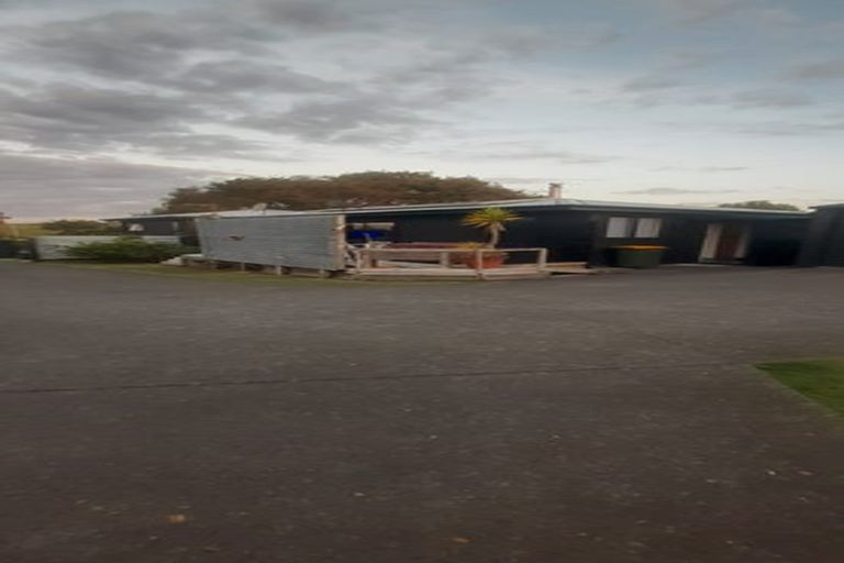 Photo of property in 992 Paerata Road, Paerata, Drury, 2676