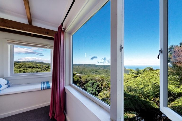 Photo of property in 193 Piha Road, Piha, New Lynn, 0772