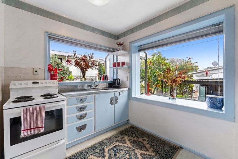 Photo of property in 2/1 Lingfield Street, Glenfield, Auckland, 0629