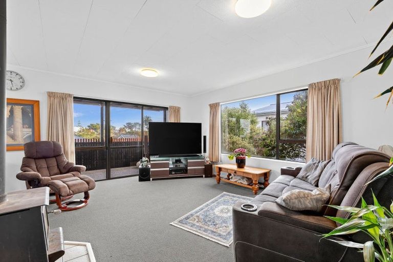 Photo of property in 2/19 Tahunanui Drive, Tahunanui, Nelson, 7011