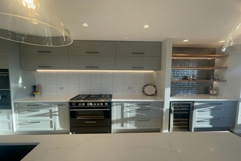 Photo of property in 14 Rotorua Grove, Aotea, Porirua, 5024