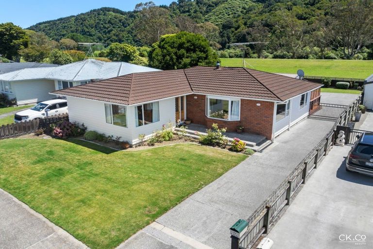 Photo of property in 71 Holdsworth Avenue, Trentham, Upper Hutt, 5018