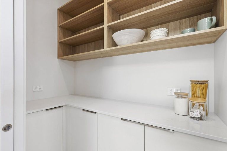 Photo of property in 131 Tiketike Way, Brooklyn, Wellington, 6021