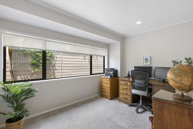 Photo of property in 2 Gillard Place, Eastern Beach, Auckland, 2012