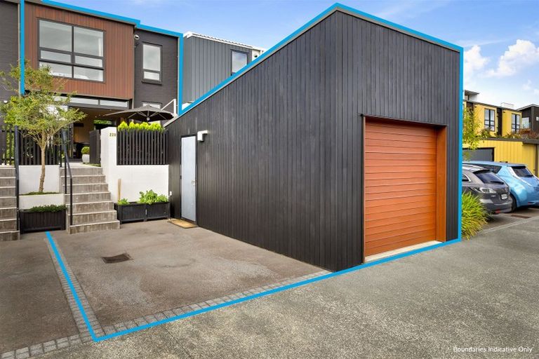 Photo of property in 220 Hobsonville Point Road, Hobsonville, Auckland, 0616