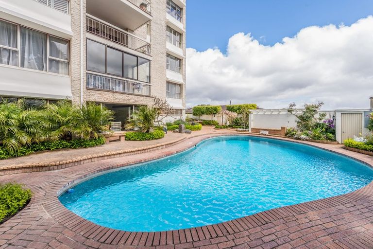 Photo of property in 4/6b The Promenade, Takapuna, Auckland, 0622