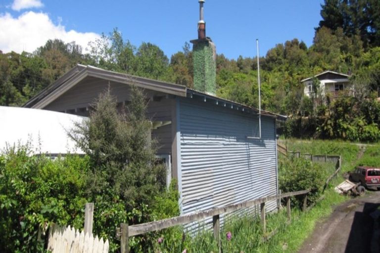 Photo of property in 26 Ross Street, Dunollie, Runanga, 7803