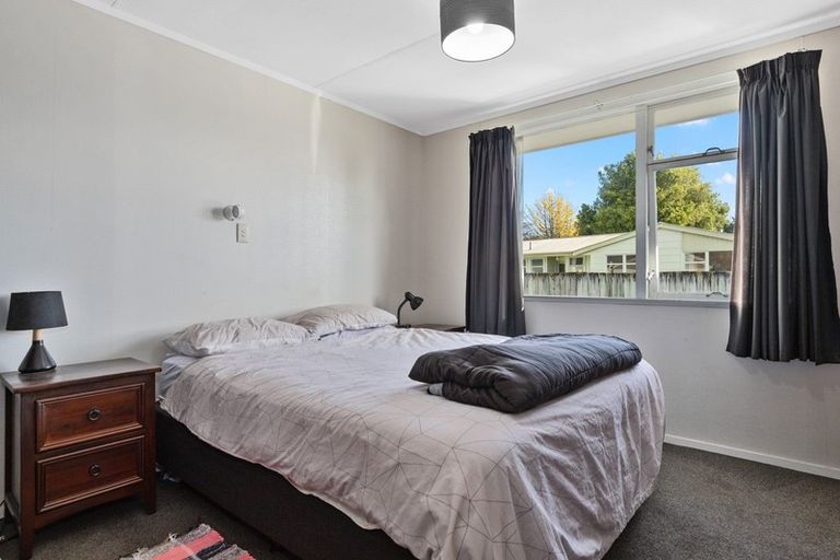 Photo of property in 41 Oakfield Crescent, Pukete, Hamilton, 3200