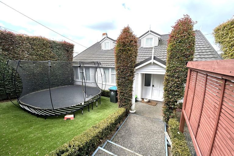 Photo of property in 132 Kohimarama Road, Kohimarama, Auckland, 1071