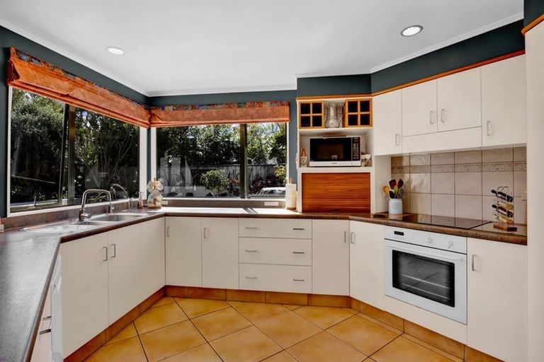 Photo of property in 15 Rod Syme Place, Hawera, 4610