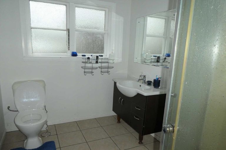 Photo of property in 15 Auburn Avenue, Upper Riccarton, Christchurch, 8041