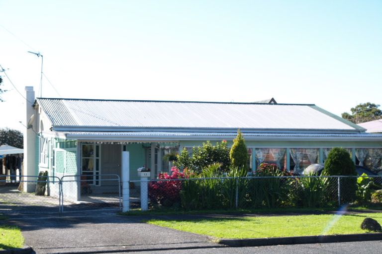 Photo of property in 13 Walter Street, Mangere East, Auckland, 2024