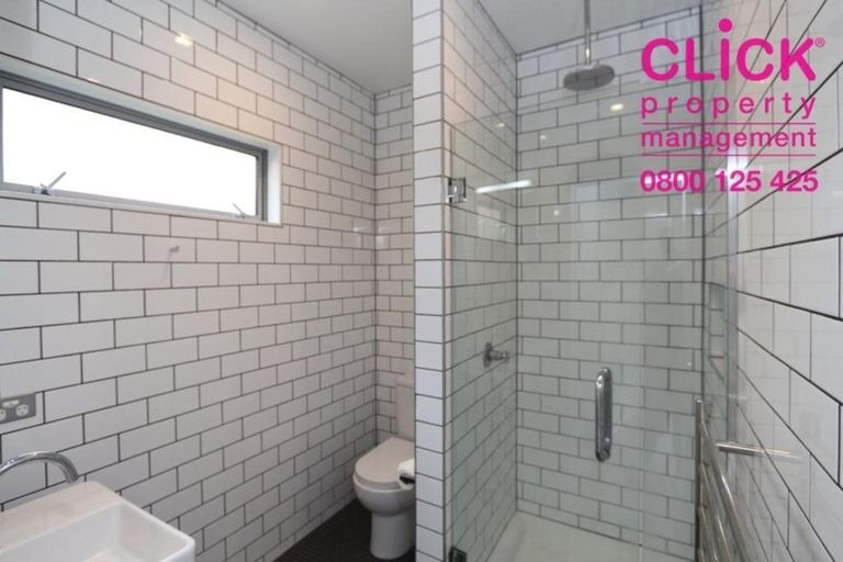 Photo of property in 29 Marine Parade, Macandrew Bay, Dunedin, 9014