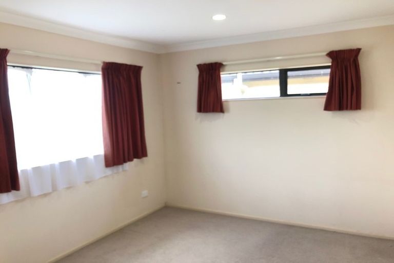 Photo of property in 21 Agapanthus Place, Flat Bush, Auckland, 2016