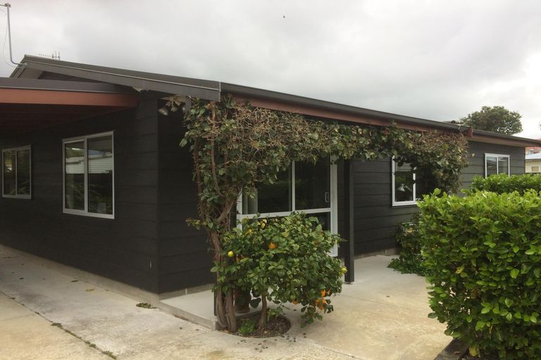 Photo of property in 4 Cullen Court, Palmerston North, 4410