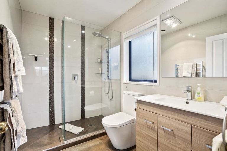 Photo of property in 64 Black Teal Close, Unsworth Heights, Auckland, 0632