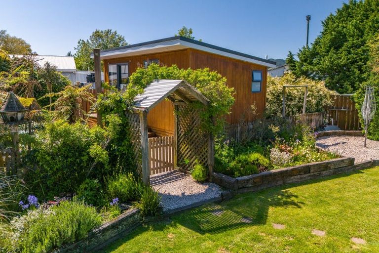 Photo of property in 79 Ellis Street, Brightwater, 7022