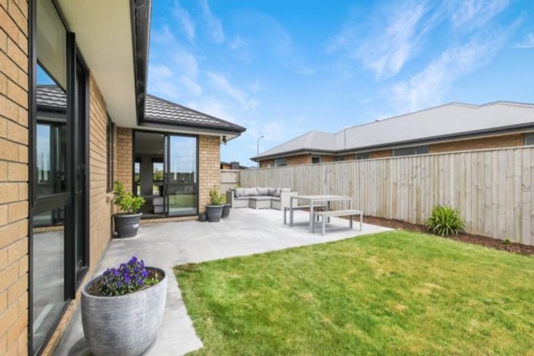 Photo of property in 35 Bradbury Avenue, Rolleston, 7614