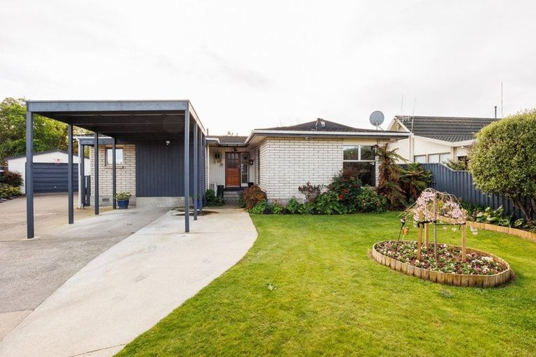 Photo of property in 3 Geraldine Crescent, Cloverlea, Palmerston North, 4412