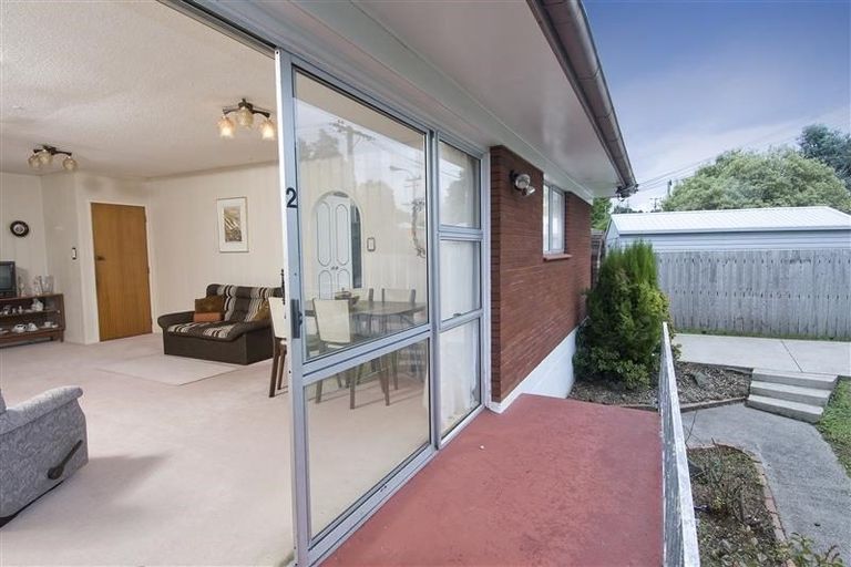 Photo of property in 2/1 Ribblesdale Road, Henderson, Auckland, 0612