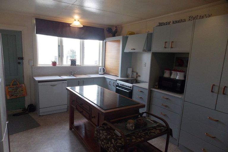 Photo of property in 30 Kuku Street, Tangimoana, 4822