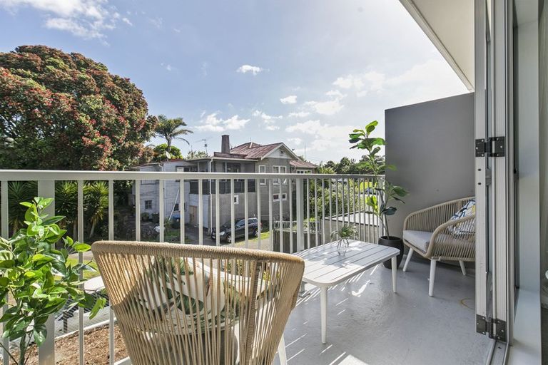 Photo of property in 325/26 Morningside Drive, Morningside, Auckland, 1025