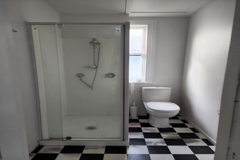 Photo of property in 129 Tasman Street, Mount Cook, Wellington, 6021