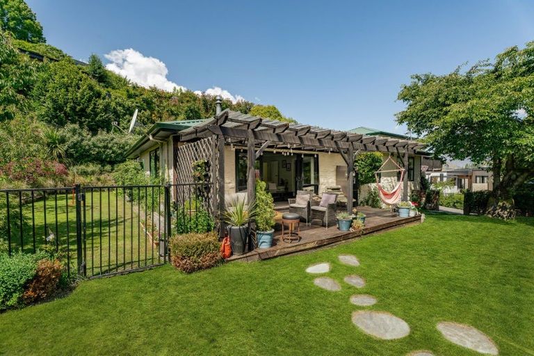 Photo of property in 111 Mcdonnell Road, Arrowtown, 9302