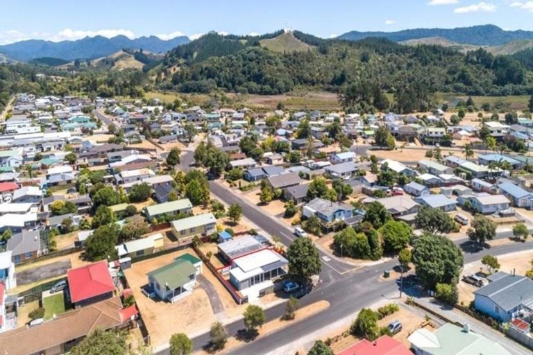 Photo of property in 107 Chartwell Avenue, Whangamata, 3620