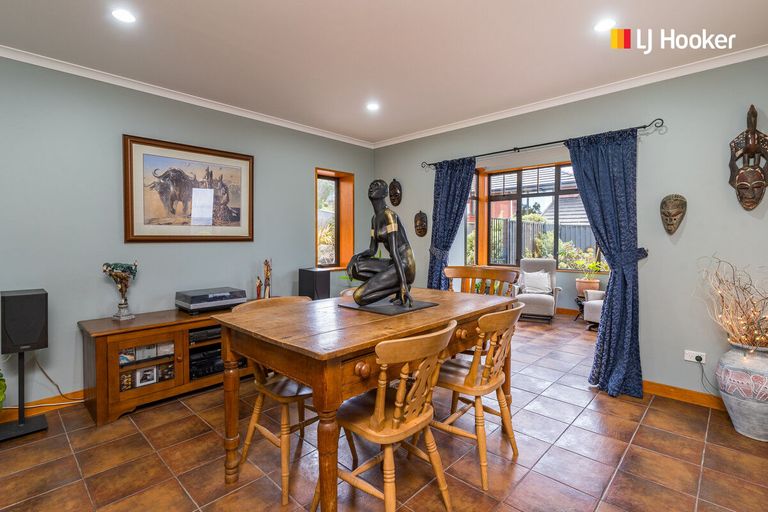 Photo of property in 41 Highgrove, Saint Clair, Dunedin, 9012