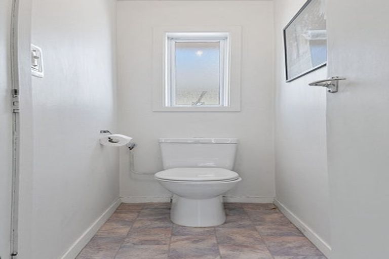 Photo of property in 93 Farquhars Road, Redwood, Christchurch, 8051