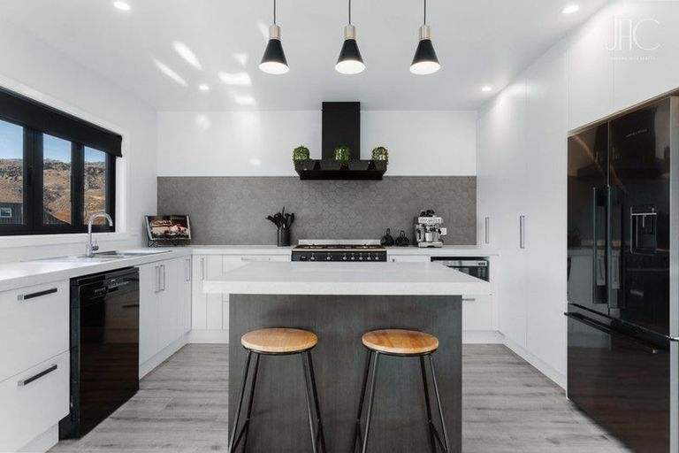 Photo of property in 15 Arion Court, Mount Pisa, Cromwell, 9383