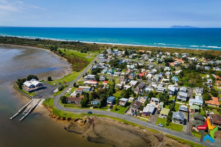 Photo of property in 16 Tatai Road, Bowentown, Waihi Beach, 3177