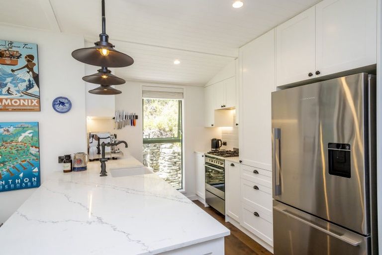 Photo of property in 43 Mcdonnell Road, Arrowtown, 9302