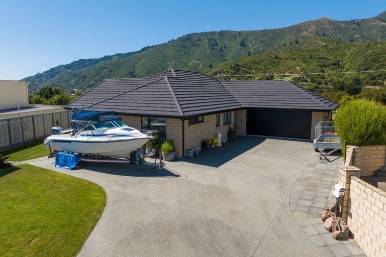 Photo of property in 10 Admiralty Place, Waikawa, Picton, 7220