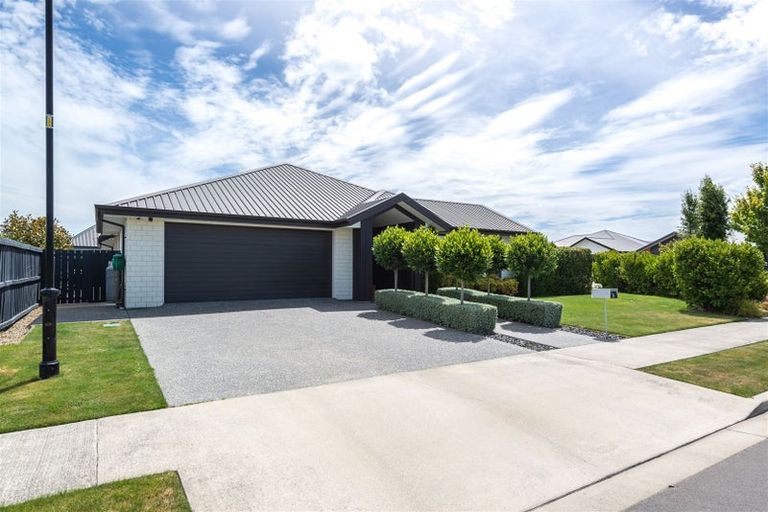 Photo of property in 26 Watkins Drive, Rangiora, 7400
