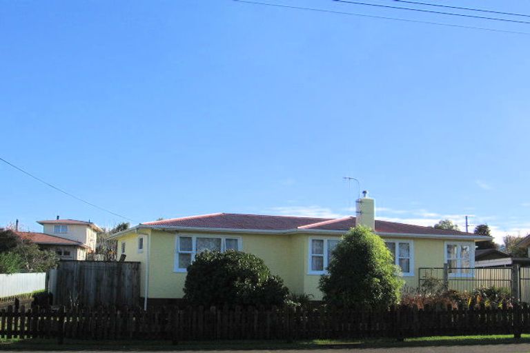 Photo of property in 92 Lethbridge Street, Feilding, 4702