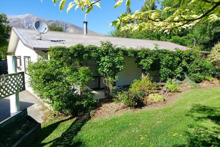 Photo of property in 1 Harper Place, Lake Coleridge, 7572